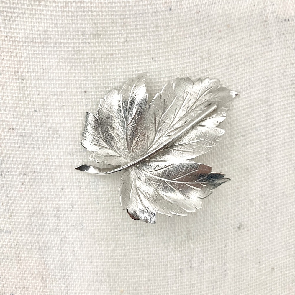 Vintage Wells Sterling Silver Textured Leaf Pin Brooch